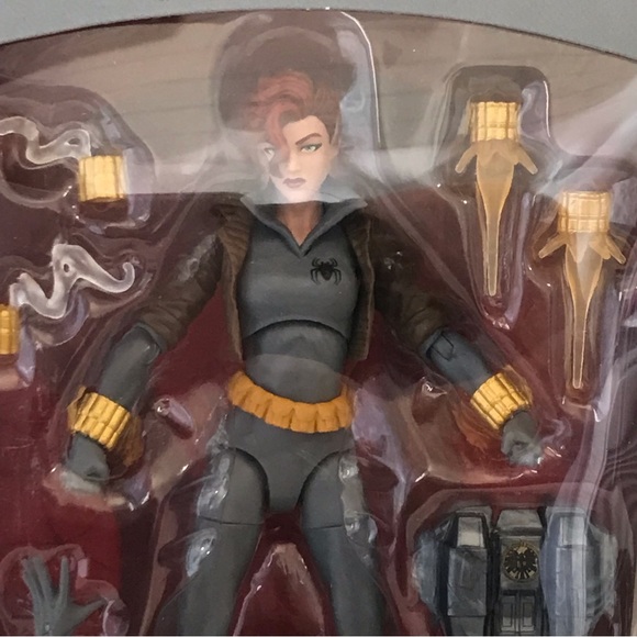 Black Widow Marvel Legends Walmart Exclusive Gray Suit Action Figure (B) - Picture 3 of 14